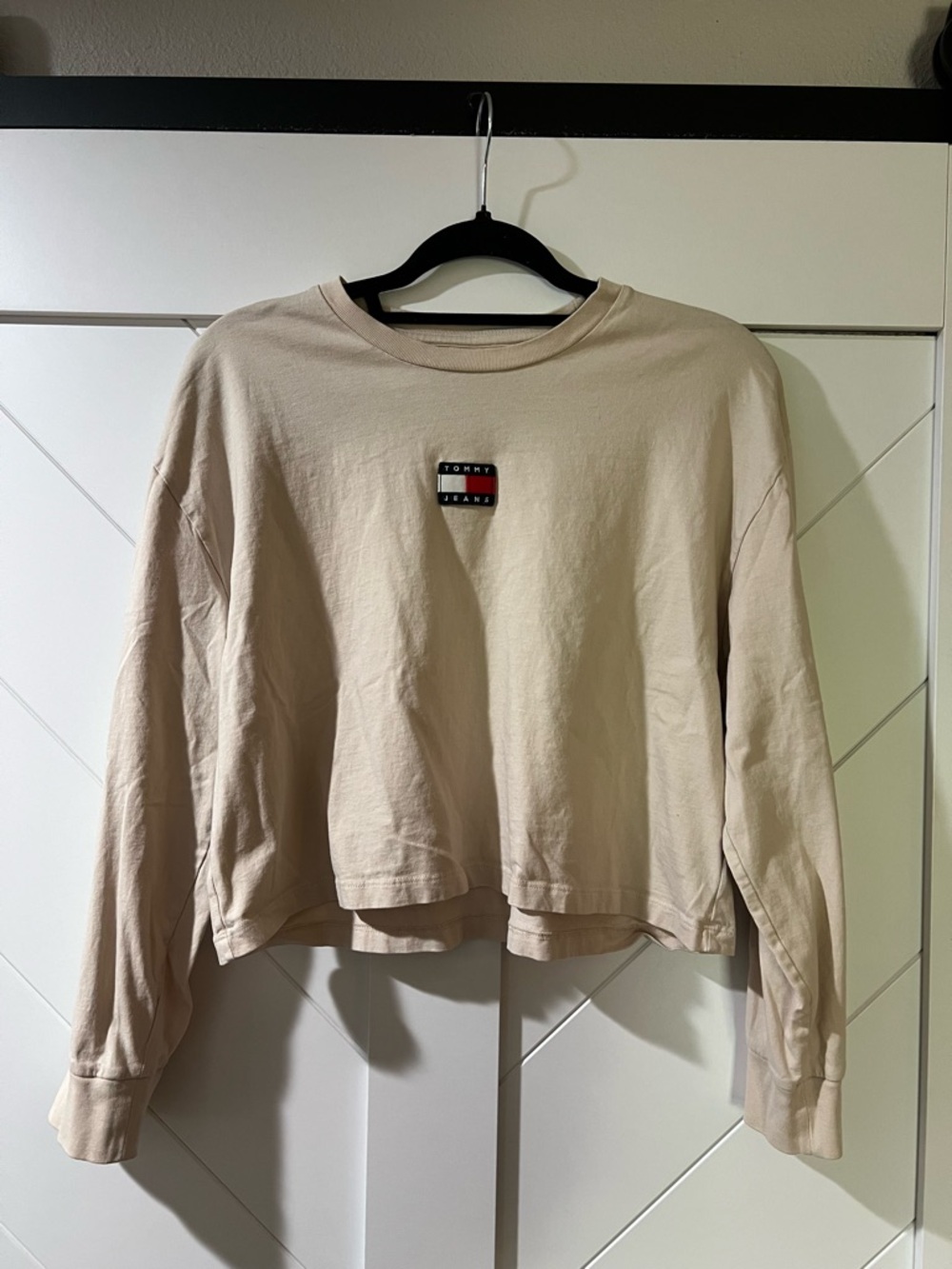 Tommy Hilfiger Women's Beige Cropped Crewneck Tee
